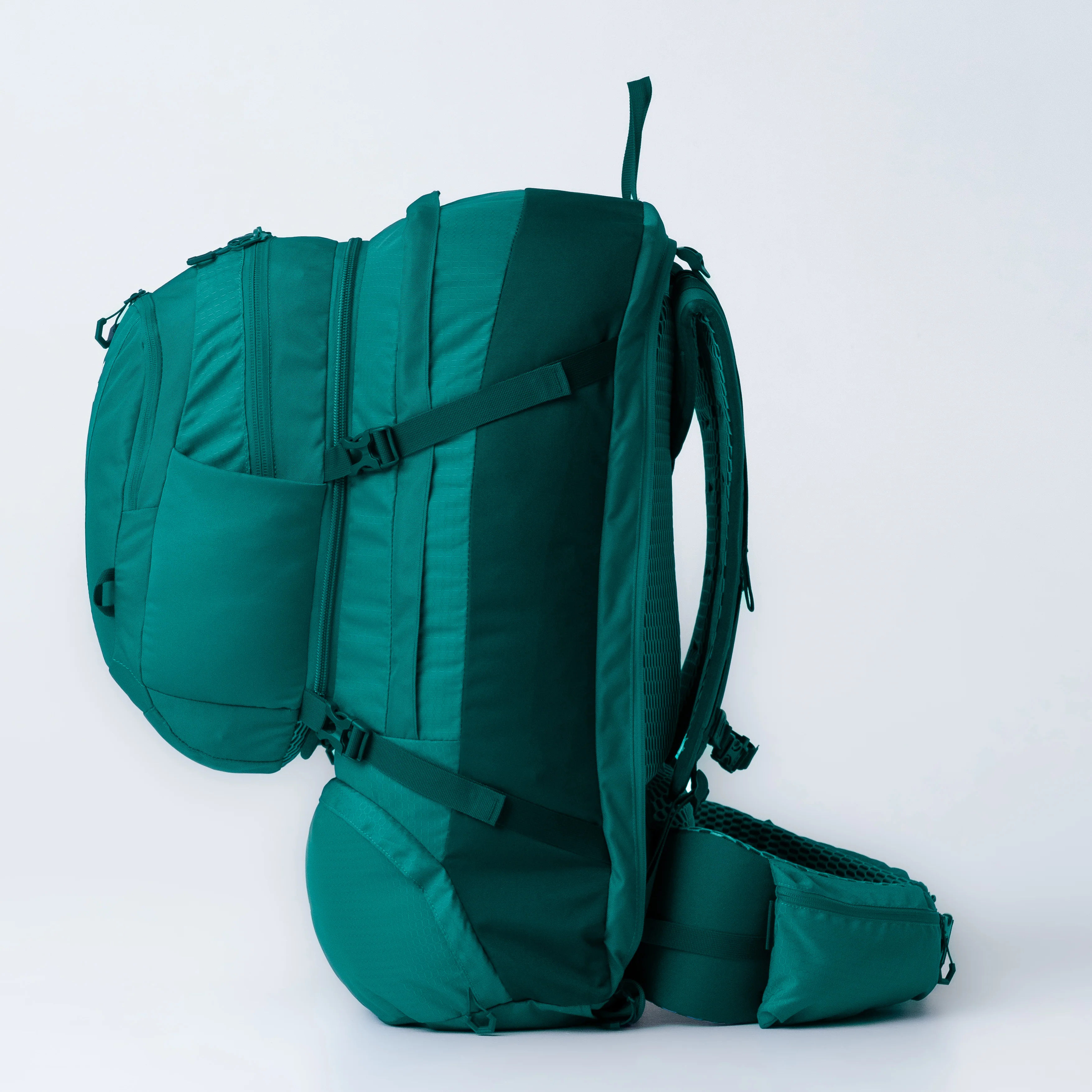 Fulham II 60 Travel Backpack - Image 11