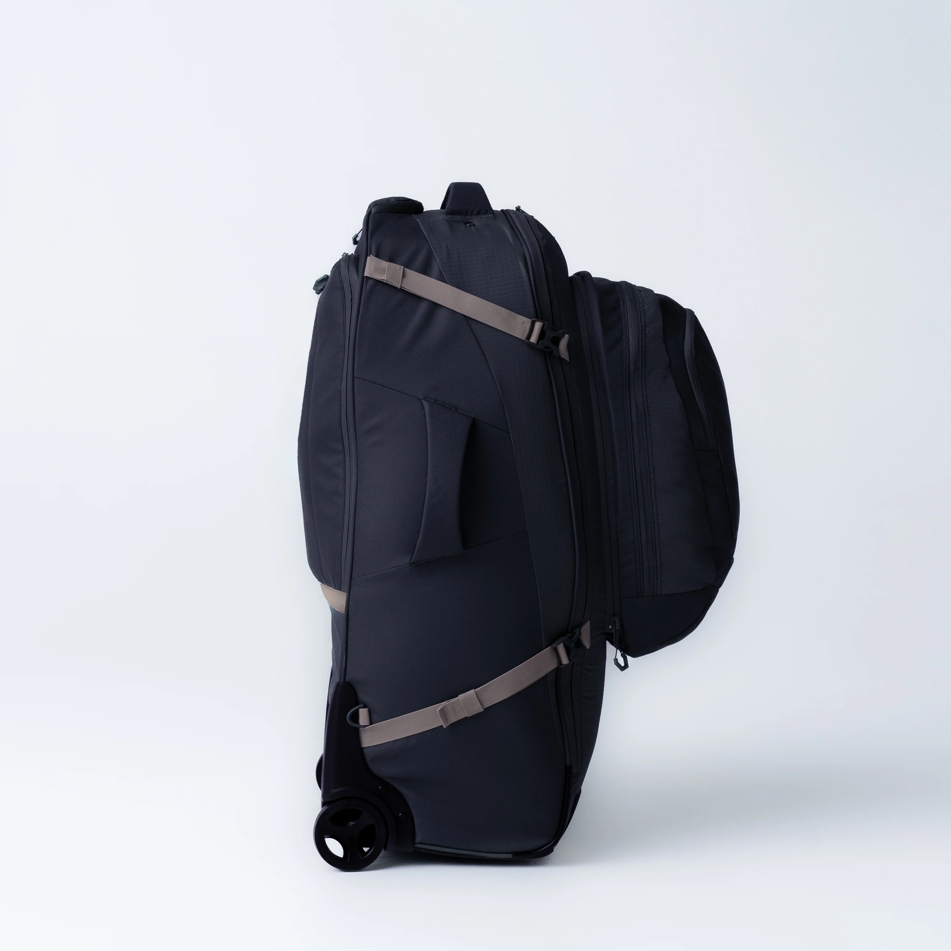Grand Tour II 65L Rolling Travel Bag - Image 9
