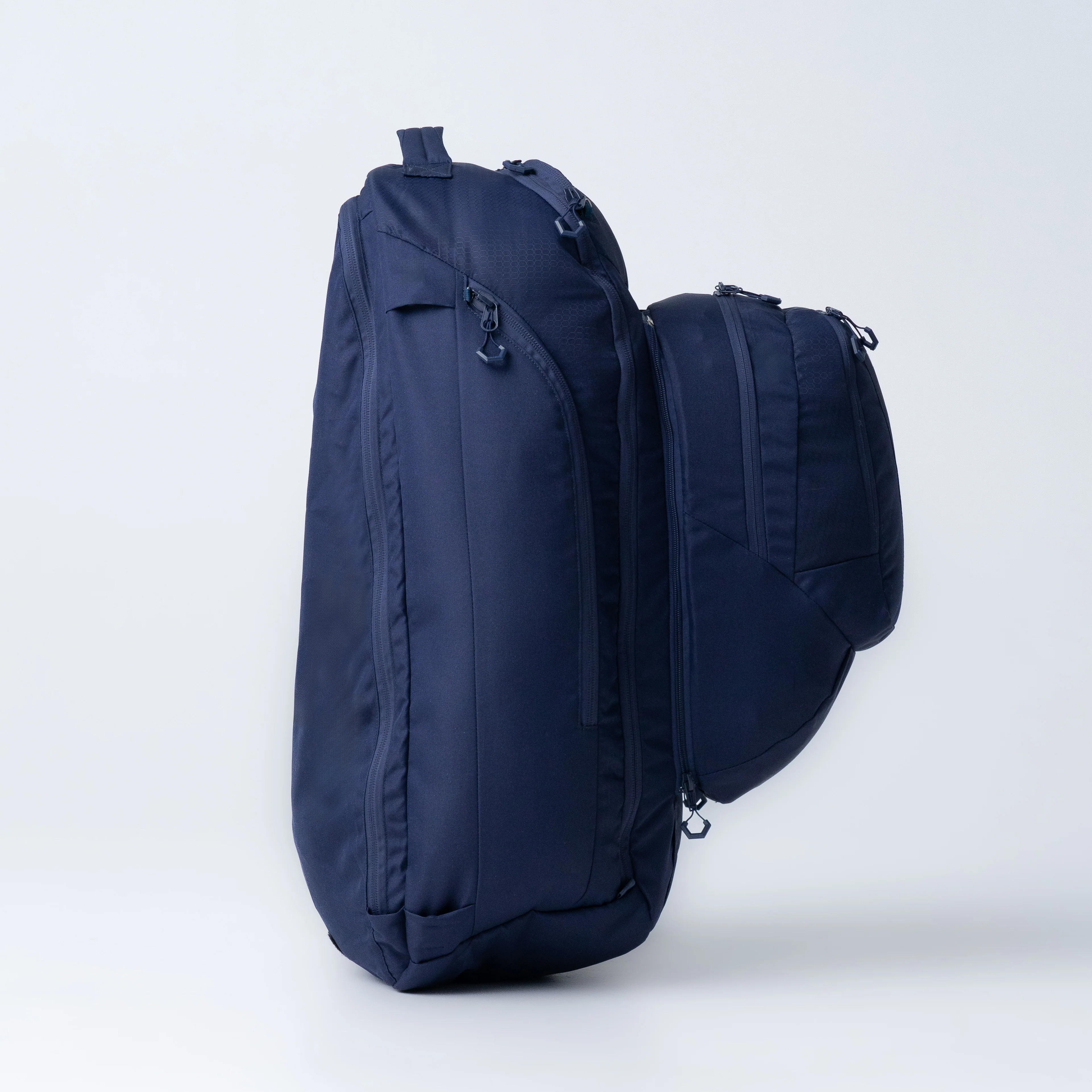 Helan II 65 Travel Backpack - Image 9