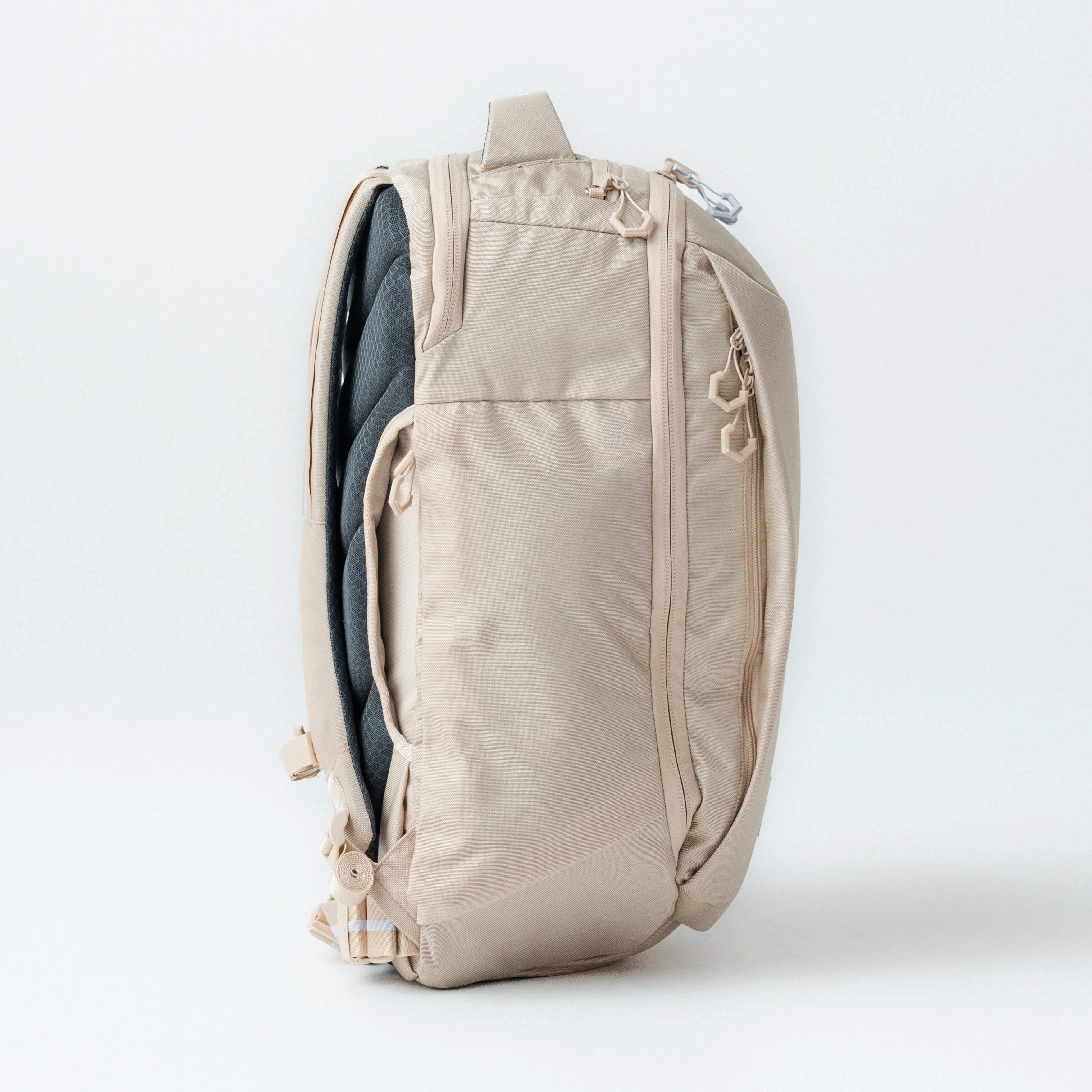 Beowa Travel Backpack - Image 5