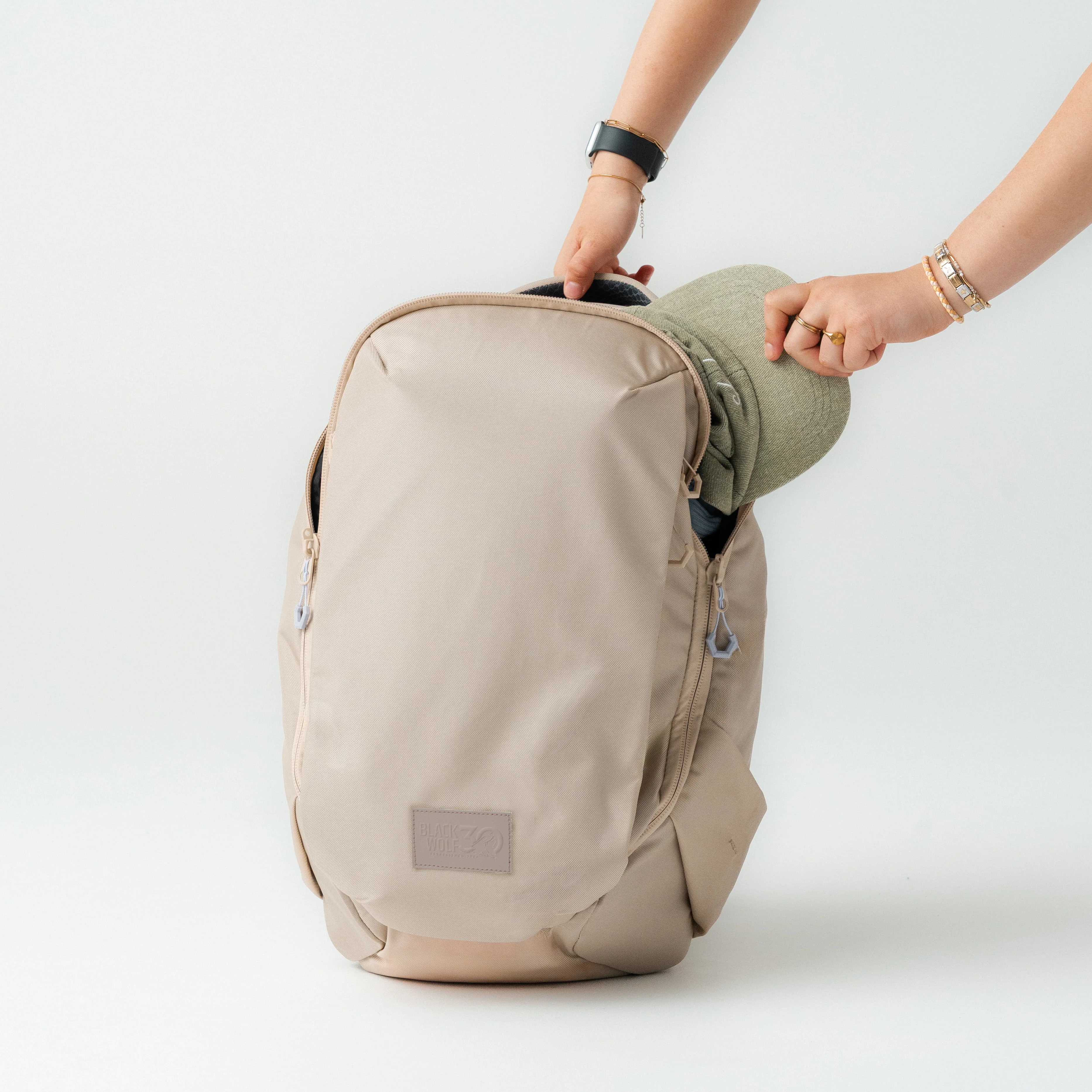 Beowa Travel Backpack - Image 6