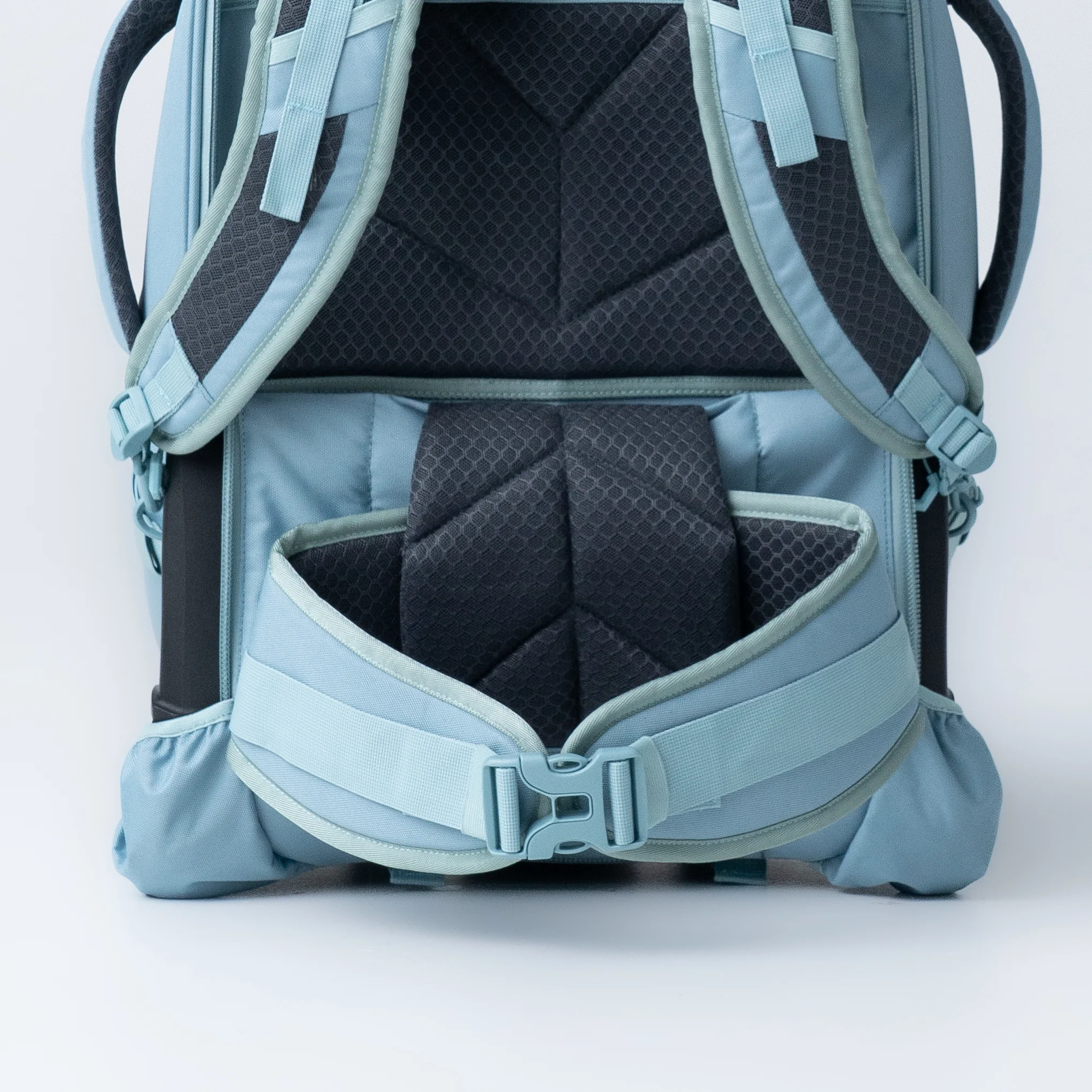 Tourer 70L Rolling Travel Bag - Image 8